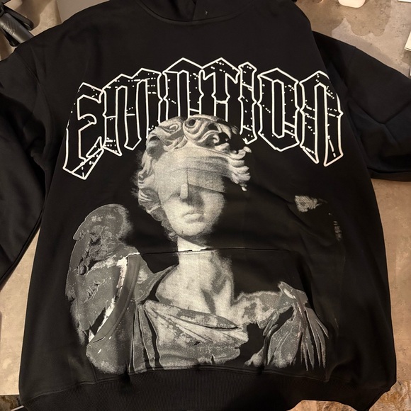 Mixed Emotion Emotion Graphic Hoodie Black Size L
